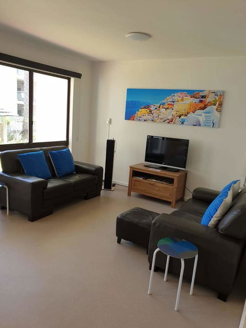 West Beach Lagoon 206 - Sleeps Three! Value!!! - Accommodation ACT 5