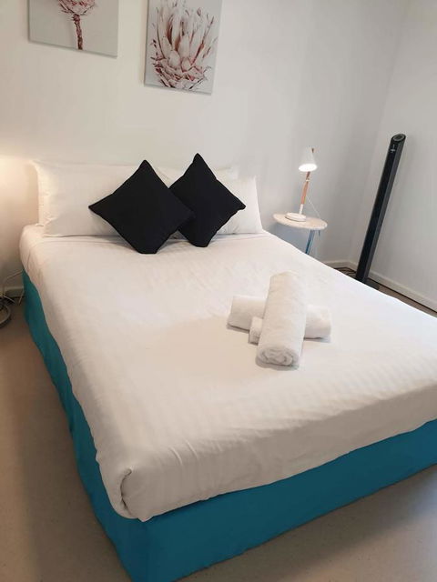 West Beach Lagoon 206 - Sleeps Three! Value!!! - Accommodation ACT 3