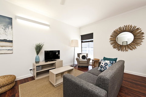 St Catherine\'s On Park - Accommodation ACT 7