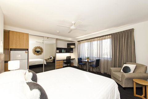 St Catherine\'s On Park - Accommodation ACT 4