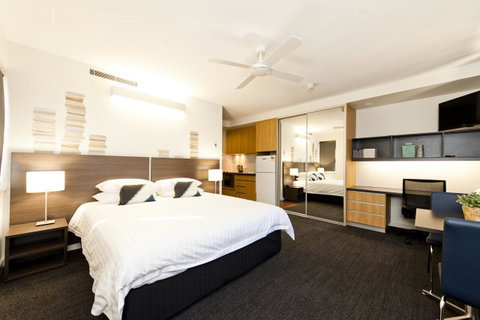 St Catherine\'s On Park - Accommodation ACT 19