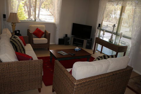 Kendenup Cottages And Lodge - Accommodation ACT 12