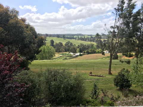 Tegwan's Nest Holiday Home - Accommodation ACT 10