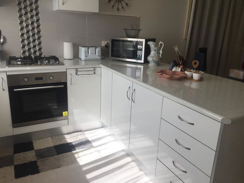 Bright & Beautiful Home On The Hills! - Accommodation ACT 13