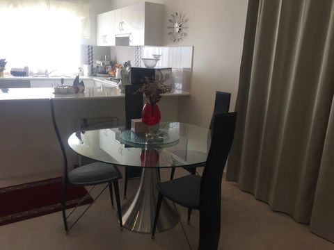 Bright & Beautiful Home On The Hills! - Accommodation ACT 10