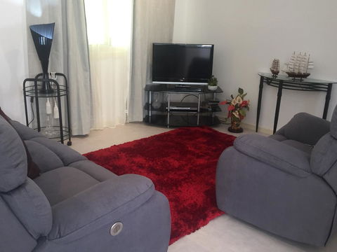 Bright & Beautiful Home On The Hills! - Accommodation ACT 5
