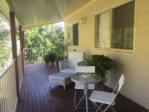 Bright & Beautiful Home On The Hills! - Accommodation ACT 3