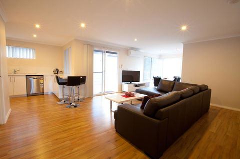Cape Villas - Accommodation ACT 20