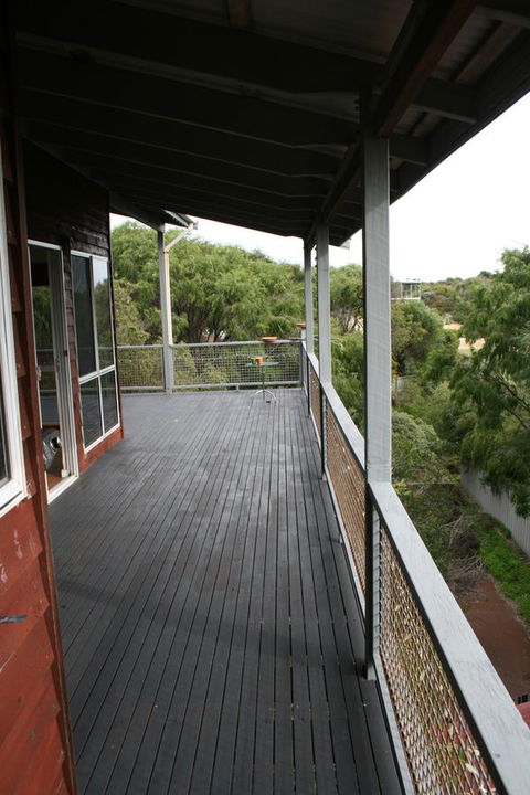 Peppy Beach Ocean Views - Accommodation ACT 7