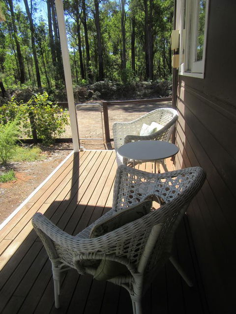 Di's Cabin In Dwellingup - Accommodation ACT 0