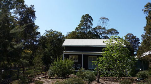 Di's Cabin In Dwellingup - Accommodation ACT 3