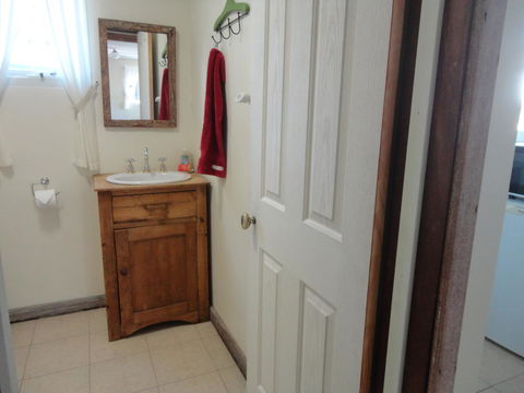 Di's Cabin In Dwellingup - Accommodation ACT 21