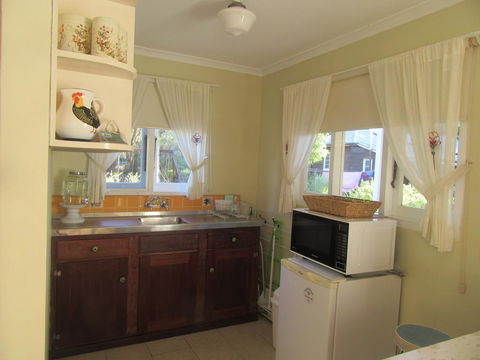 Di's Cabin In Dwellingup - Accommodation ACT 18