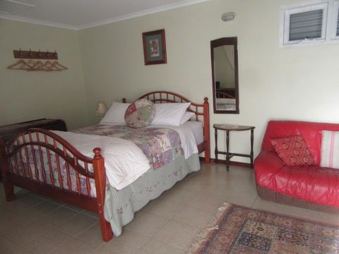Di's Cabin In Dwellingup - Accommodation ACT 9