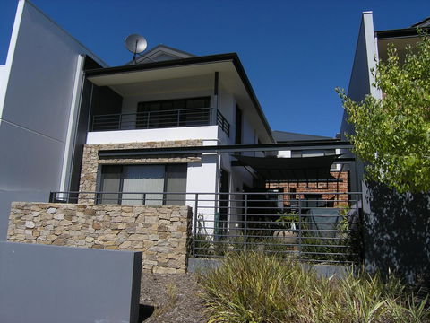 Swan Valley Townhouse - Accommodation ACT 5