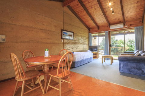 The Koorabup Motel - Accommodation ACT 12