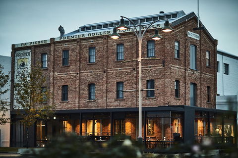 The Premier Mill Hotel - Accommodation ACT 15