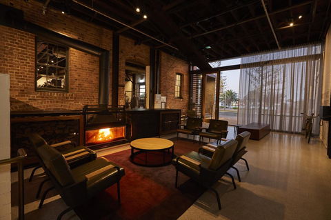 The Premier Mill Hotel - Accommodation ACT 0