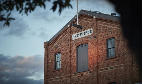 The Premier Mill Hotel - Accommodation ACT 12