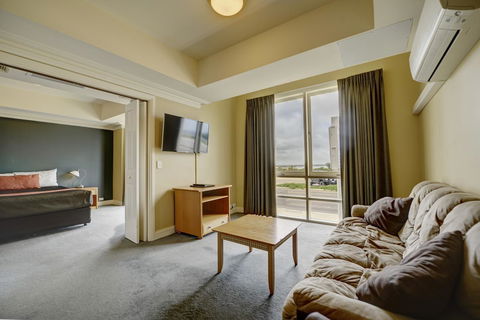 The Jetty Resort - Accommodation ACT 16