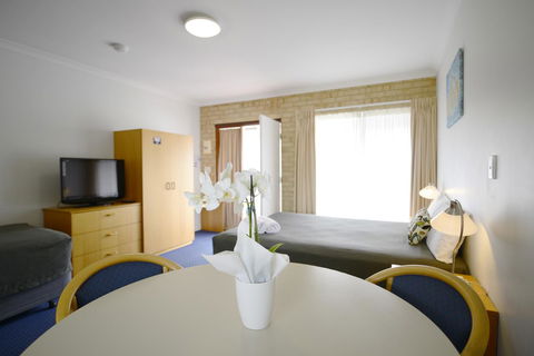 The Jetty Resort - Accommodation ACT 38