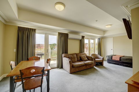 The Jetty Resort - Accommodation ACT 24