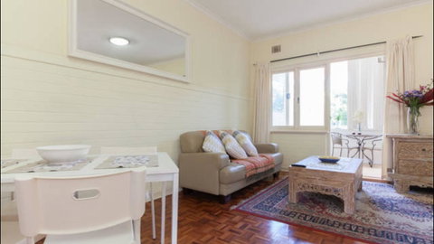 Broadway Apartments - Accommodation ACT 17