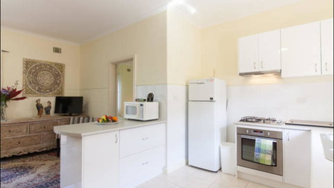 Broadway Apartments - Accommodation ACT 19