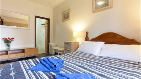 Broadway Apartments - Accommodation ACT 7