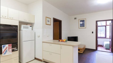 Broadway Apartments - Accommodation ACT 1
