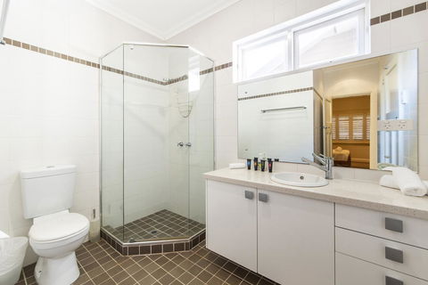Inner Western Suburbs Retreat - Accommodation ACT 25
