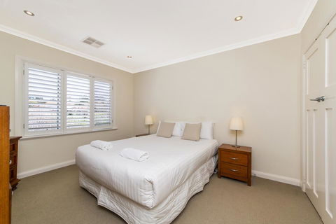Inner Western Suburbs Retreat - Accommodation ACT 34