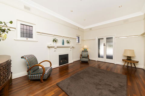 Inner Western Suburbs Retreat - Accommodation ACT 20