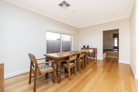 Inner Western Suburbs Retreat - Accommodation ACT 11