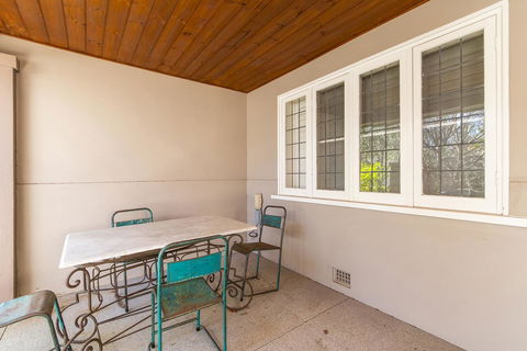 Inner Western Suburbs Retreat - Accommodation ACT 37