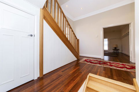 Inner Western Suburbs Retreat - Accommodation ACT 16