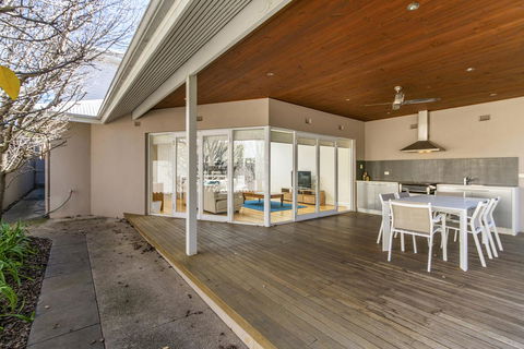 Inner Western Suburbs Retreat - Accommodation ACT 15