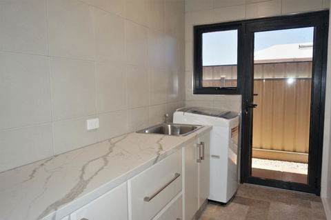 27 Corella Court - Accommodation ACT 15
