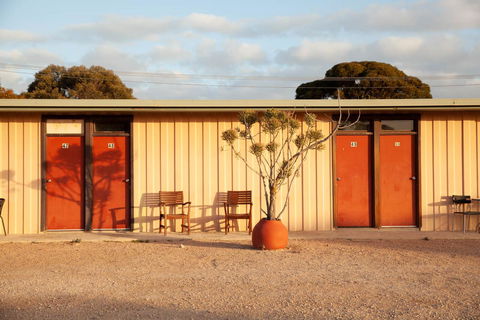 EUCLA MOTOR HOTEL - Accommodation ACT 7