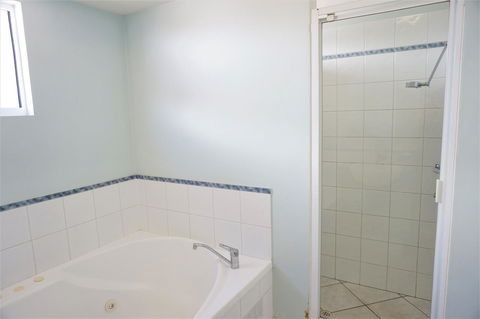 Osprey Holiday Village Unit 120 - Plenty Of Room For A Large Family - Accommodation ACT 12