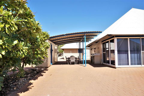 Osprey Holiday Village Unit 120 - Plenty Of Room For A Large Family - Accommodation ACT 17