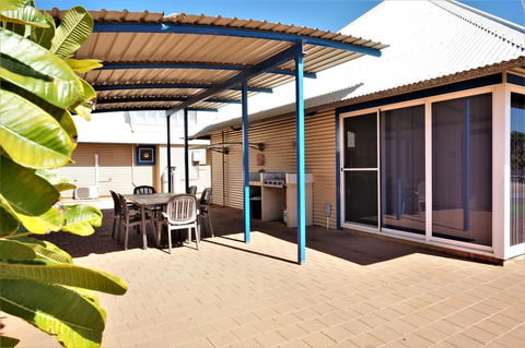 Osprey Holiday Village Unit 120 - Plenty Of Room For A Large Family - Accommodation ACT 16