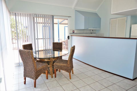 Osprey Holiday Village Unit 120 - Plenty Of Room For A Large Family - Accommodation ACT 5