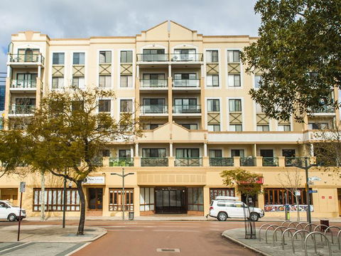 James On The Park - Executive Escapes - Accommodation ACT 4