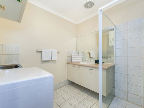 James On The Park - Executive Escapes - Accommodation ACT 8