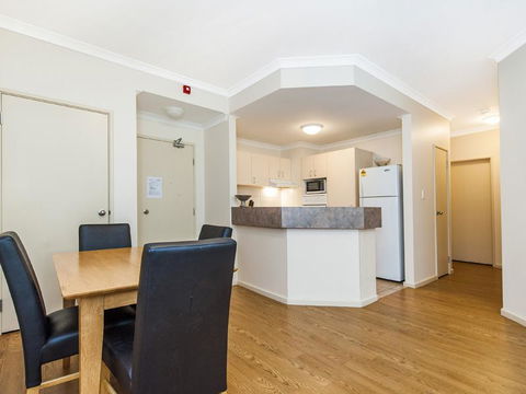 James On The Park - Executive Escapes - Accommodation ACT 9