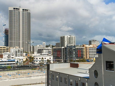 James On The Park - Executive Escapes - Accommodation ACT 13