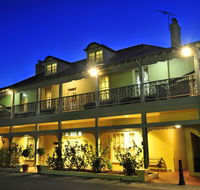 Clifton Motel  Grittleton Lodge - Accommodation ACT