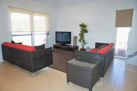 Osprey Holiday Village Unit 104 - Accommodation ACT 4