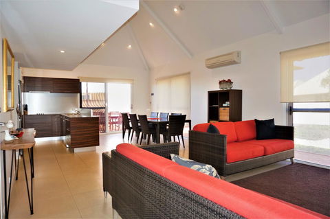 Osprey Holiday Village Unit 104 - Accommodation ACT 3